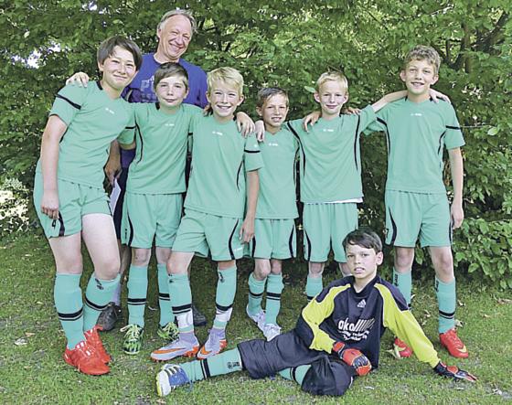 Probetraining SV Allach 1949 - Die Mannschaft der neuen D-Jugend freut sich auf neue Mitspieler.